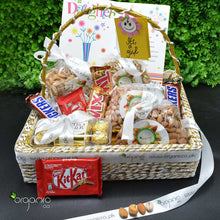 Load image into Gallery viewer, Baby Girl Basket - Organic Co
